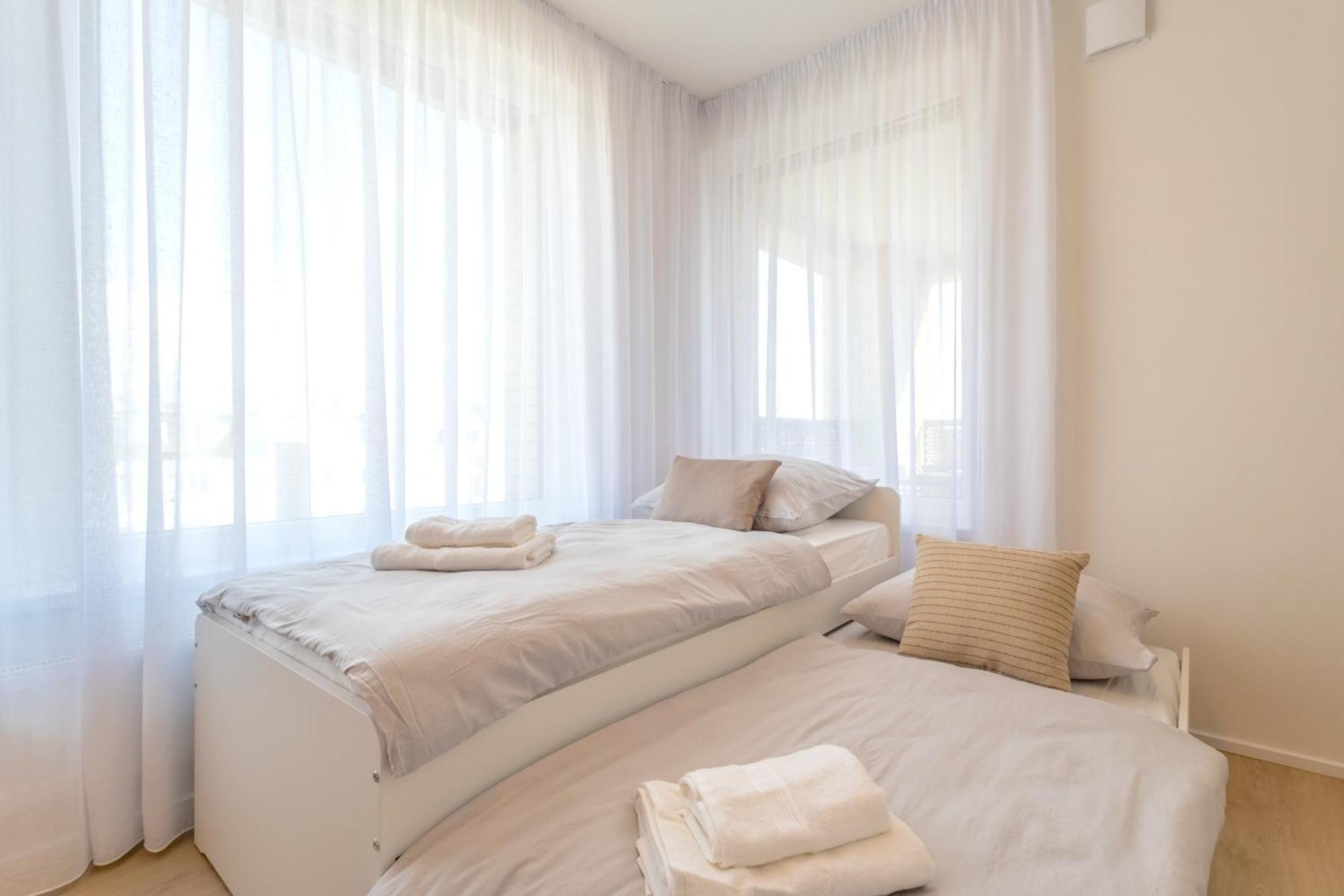 Bright 2Br - 5Th Floor, Balcony, Free Parking By Gravity Prague Praga Exterior foto