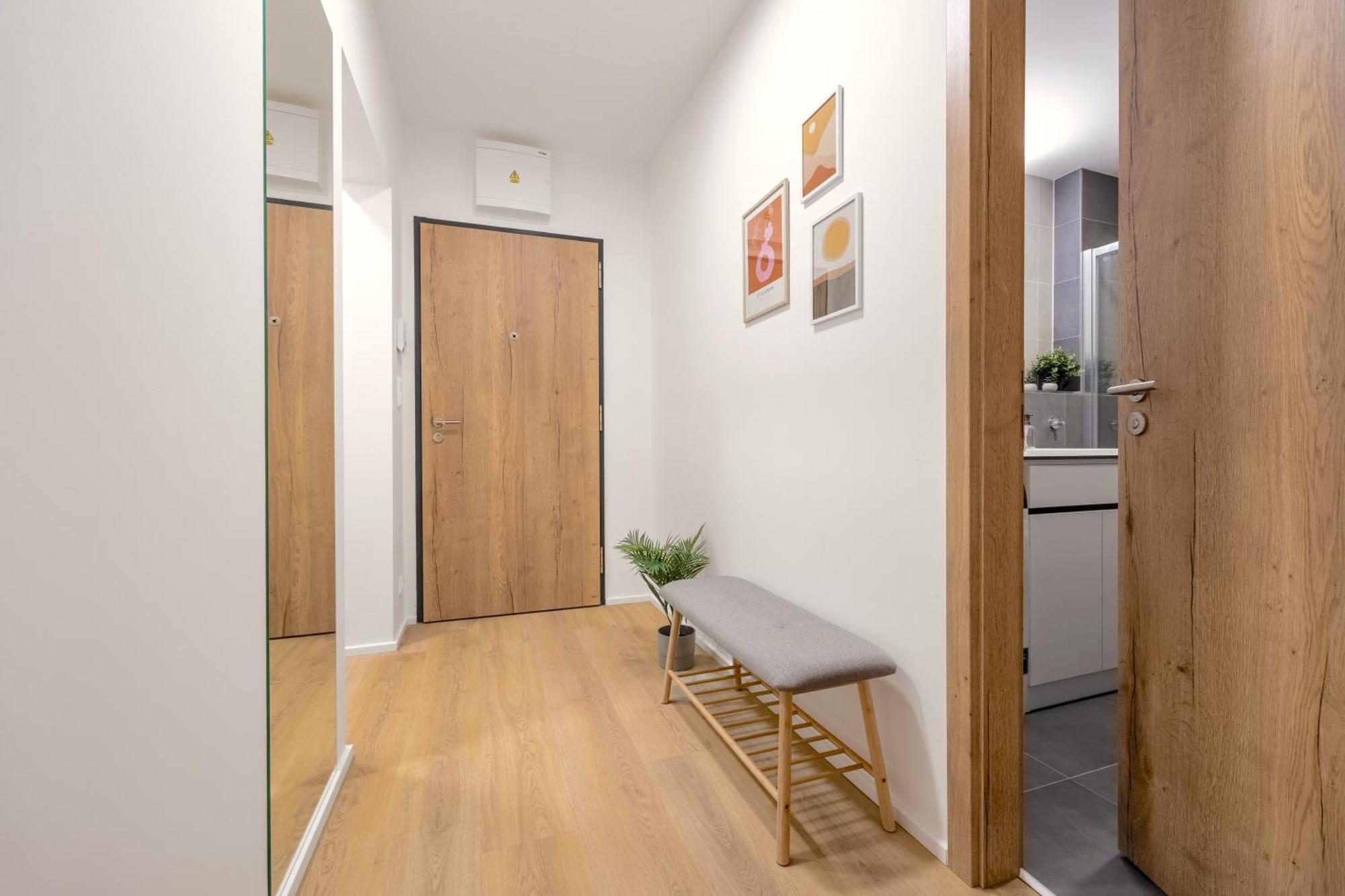Bright 2Br - 5Th Floor, Balcony, Free Parking By Gravity Prague Praga Exterior foto