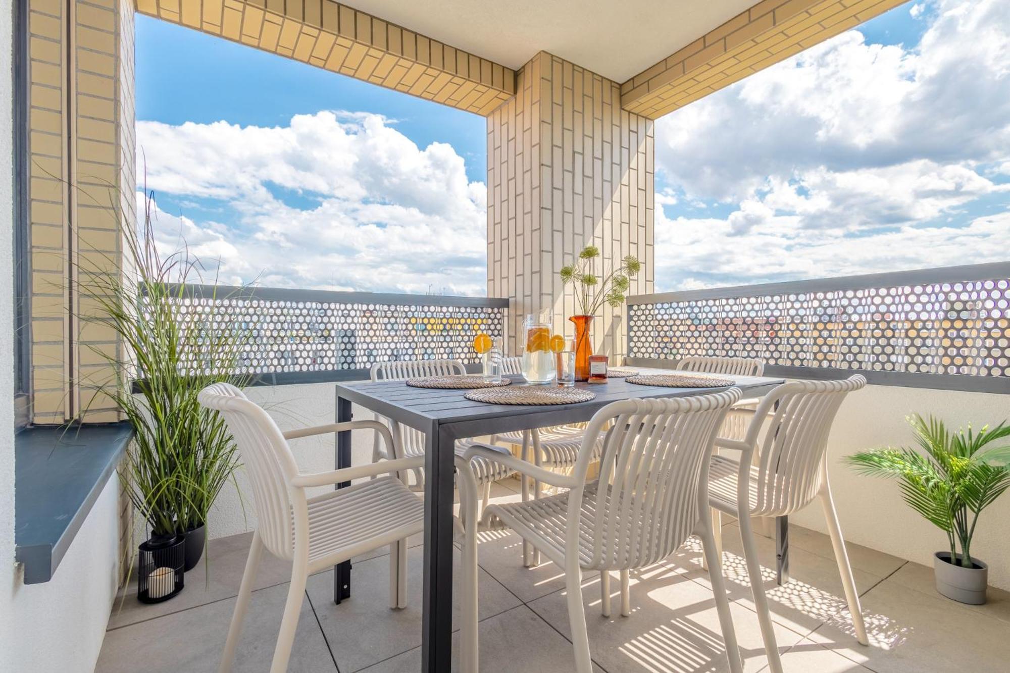 Bright 2Br - 5Th Floor, Balcony, Free Parking By Gravity Prague Praga Exterior foto