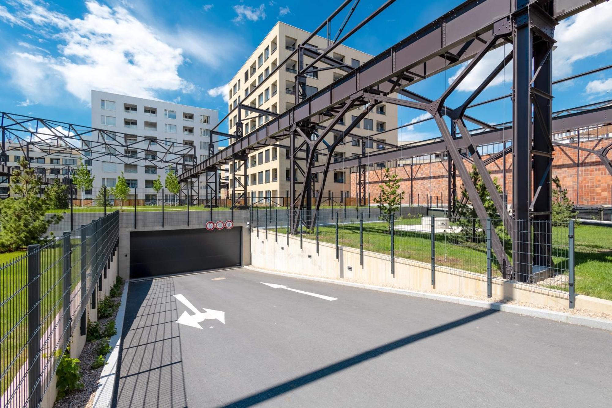 Bright 2Br - 5Th Floor, Balcony, Free Parking By Gravity Prague Praga Exterior foto