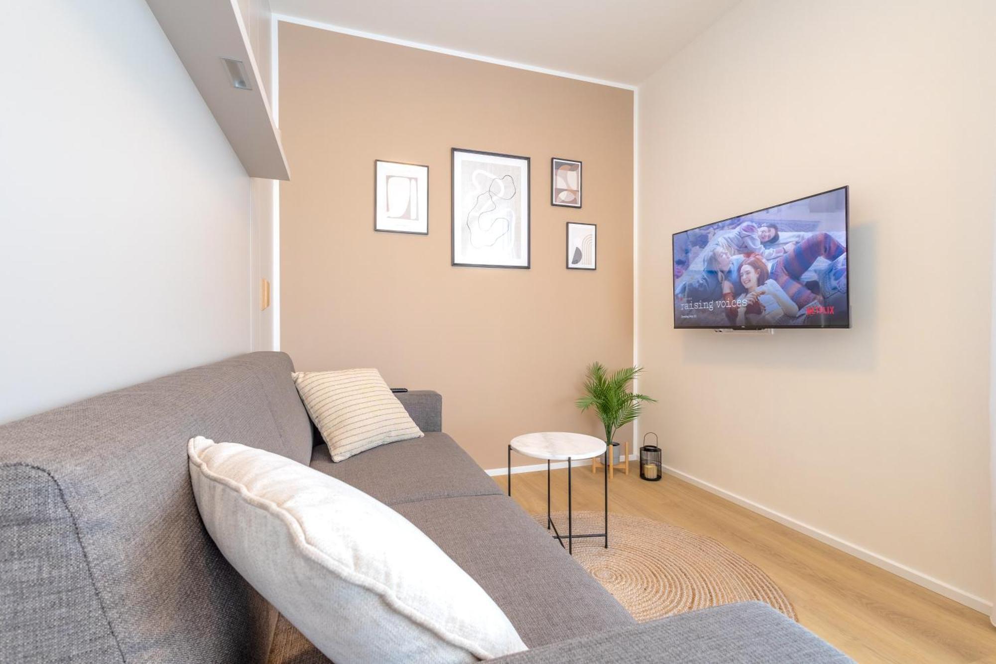 Bright 2Br - 5Th Floor, Balcony, Free Parking By Gravity Prague Praga Exterior foto