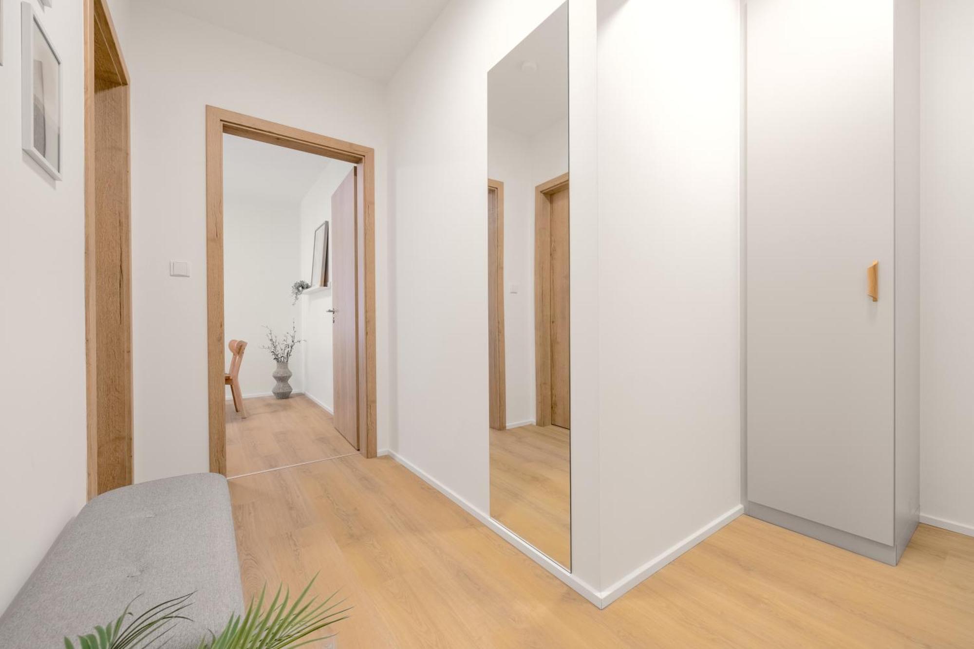 Bright 2Br - 5Th Floor, Balcony, Free Parking By Gravity Prague Praga Exterior foto
