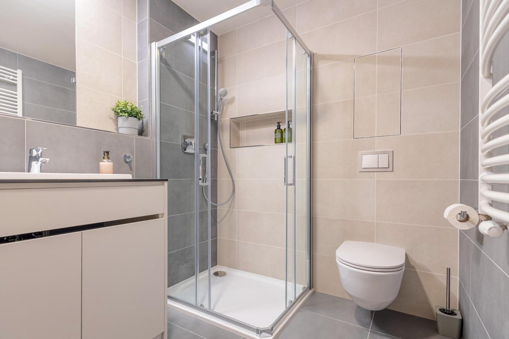 Bright 2Br - 5Th Floor, Balcony, Free Parking By Gravity Prague Praga Exterior foto