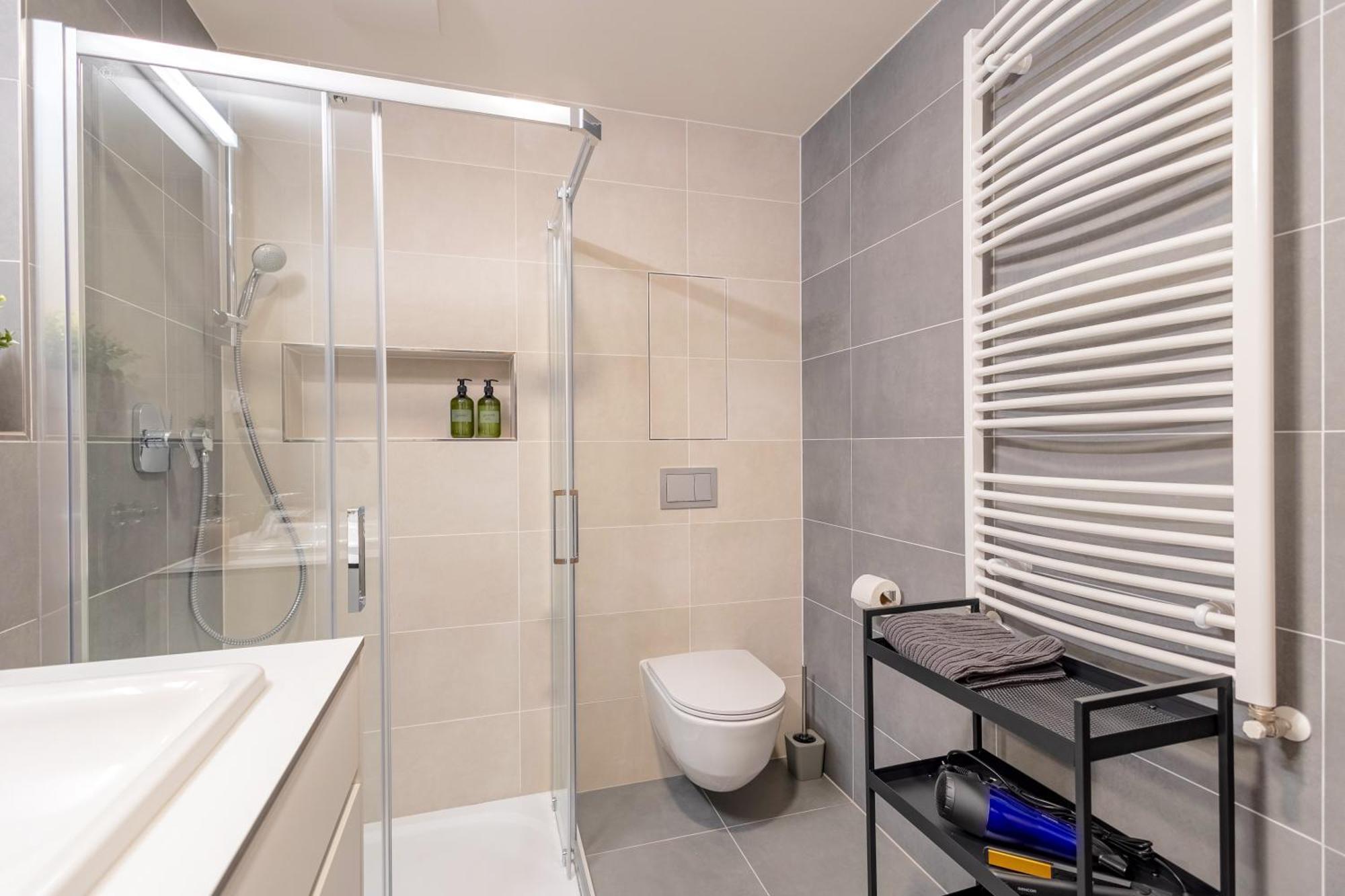Bright 2Br - 5Th Floor, Balcony, Free Parking By Gravity Prague Praga Exterior foto
